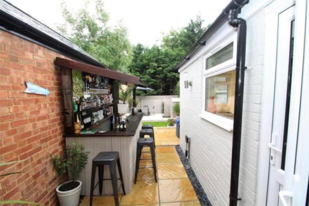 The Villas, Newly Refurbished Modern Home - Free Parking, Prime, Netflix 버킹엄 외부 사진