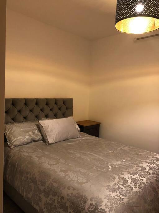 The Villas, Newly Refurbished Modern Home - Free Parking, Prime, Netflix 버킹엄 외부 사진
